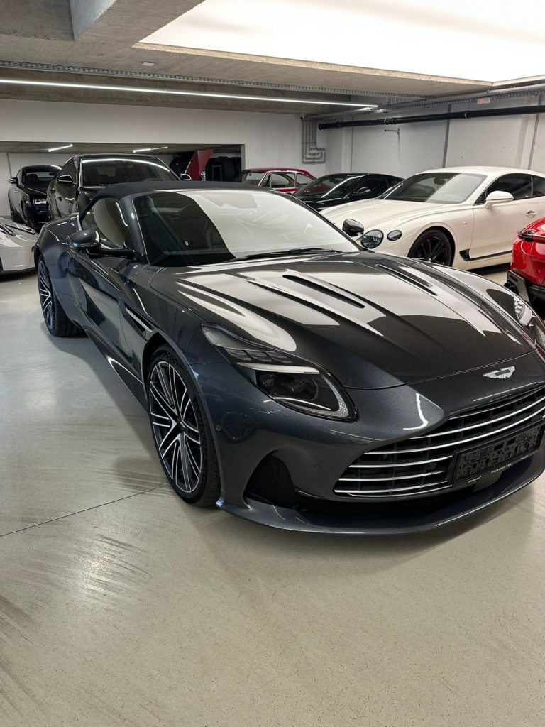 ASTON MARTIN DB12