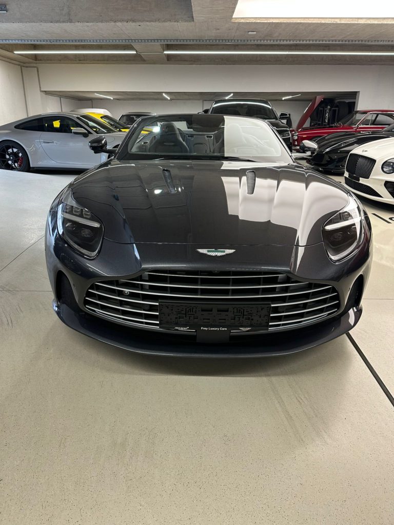 ASTON MARTIN DB12